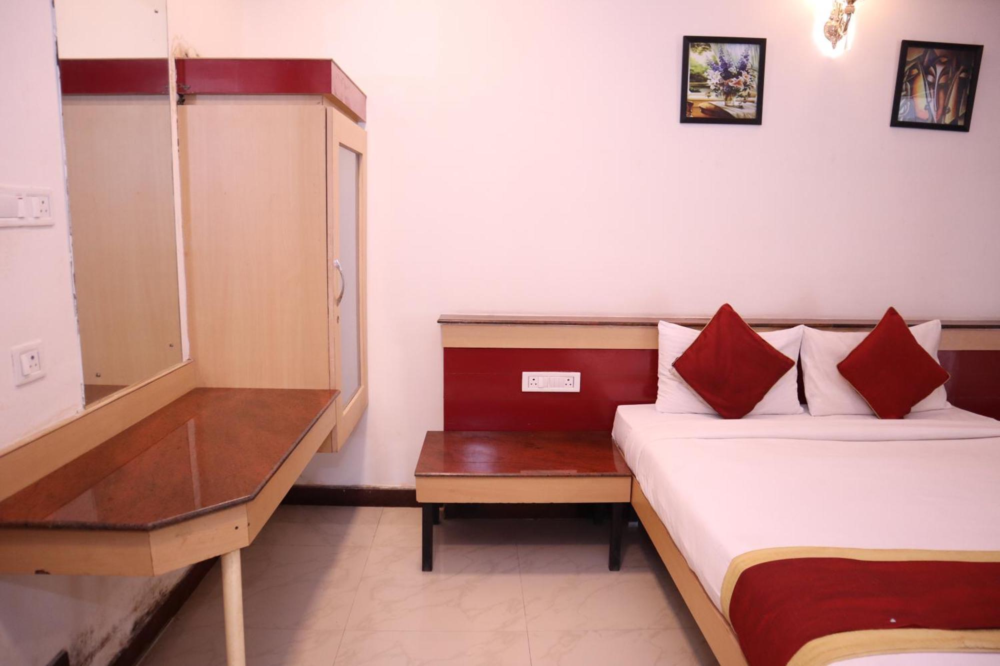 Sri Sai Ram Suites Bangalore Exterior photo